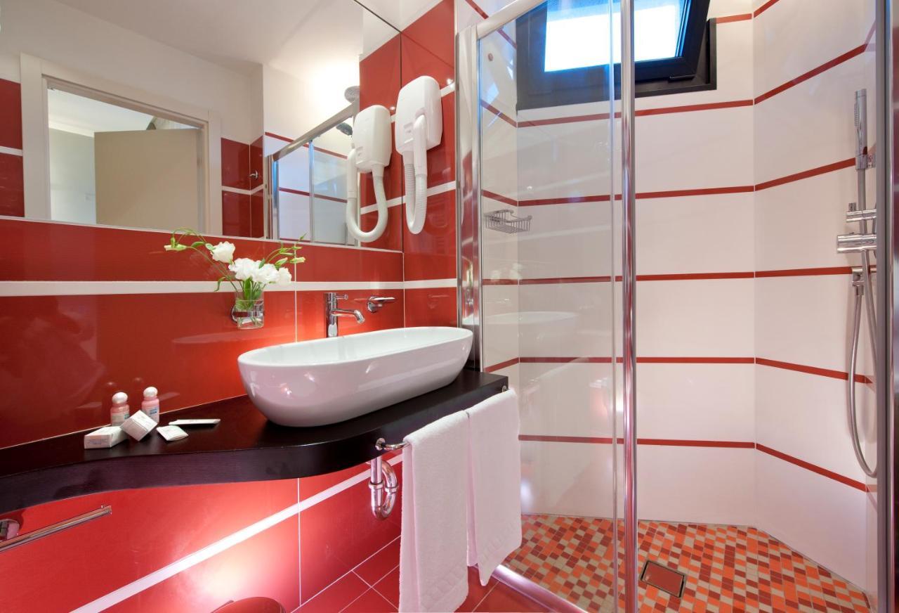 Hotel 2000 Riccione Rum bild