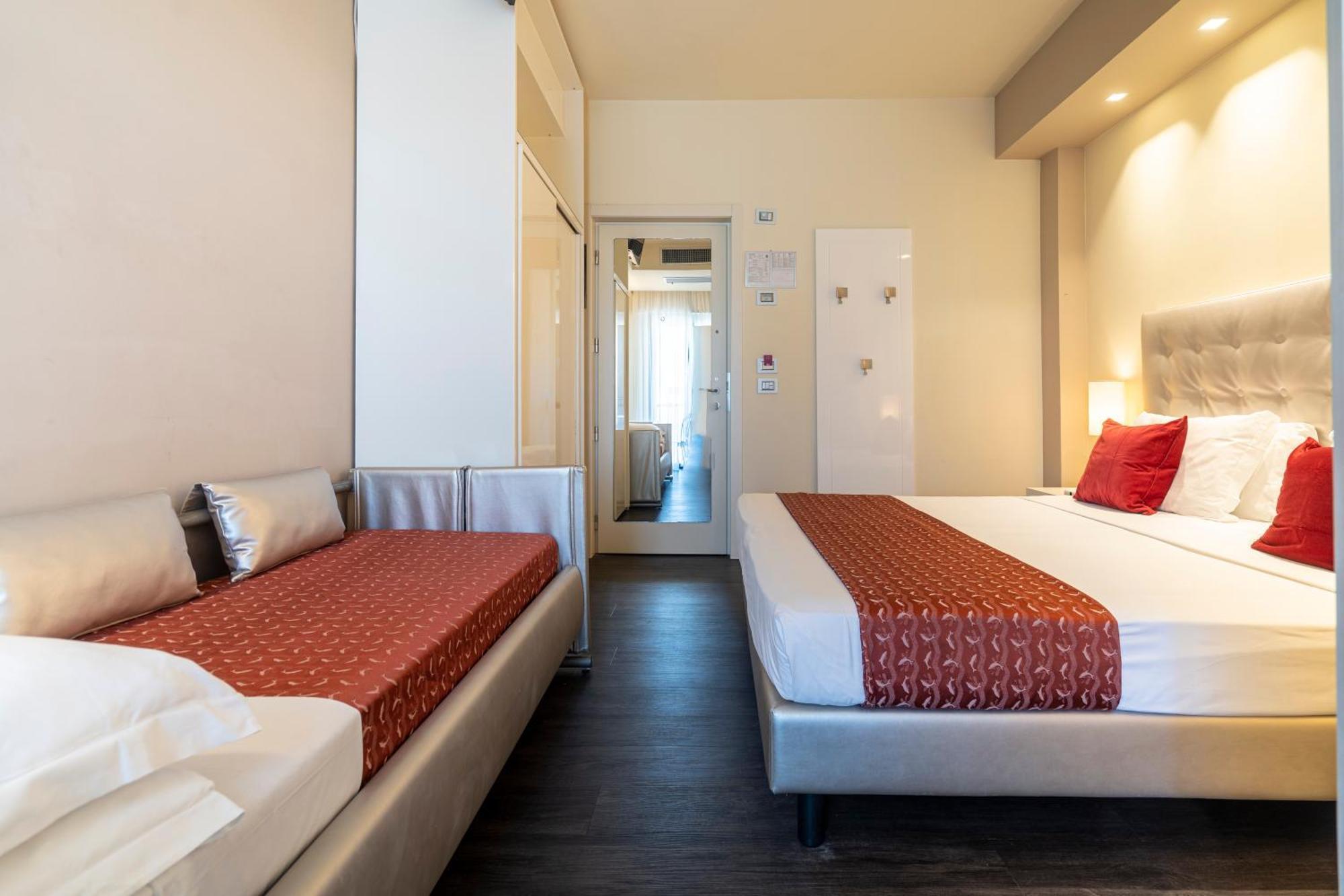 Hotel 2000 Riccione Exteriör bild