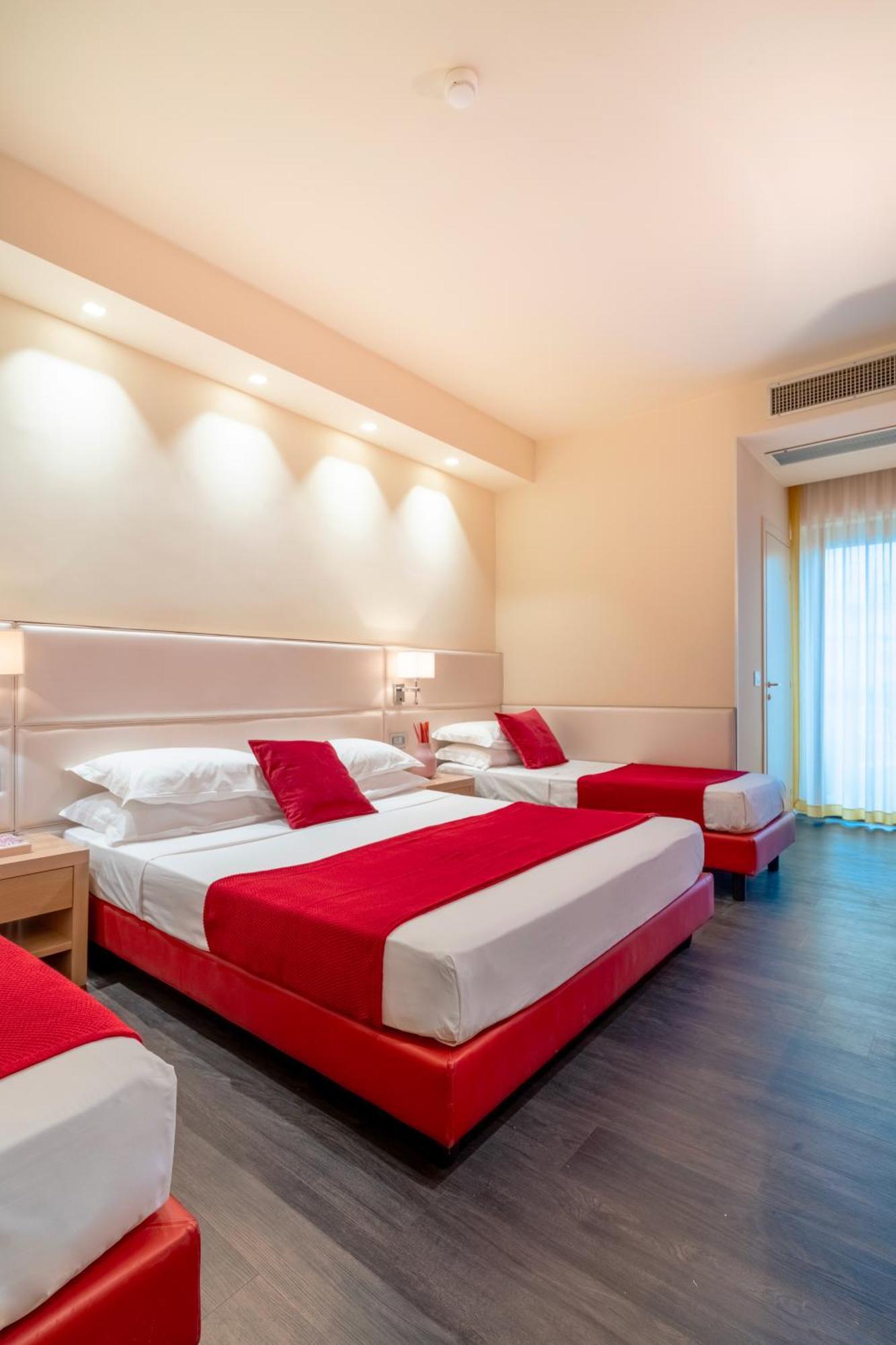 Hotel 2000 Riccione Exteriör bild