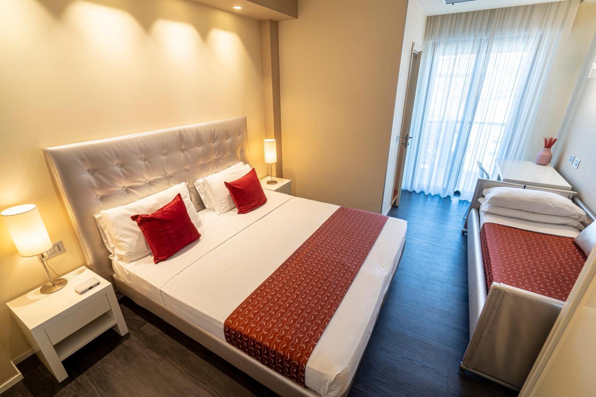 Hotel 2000 Riccione Exteriör bild